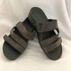 Vionic Alexis Brown Size US 7/EU 38 Three Strap Rhinestone Slide Sandals Flaw